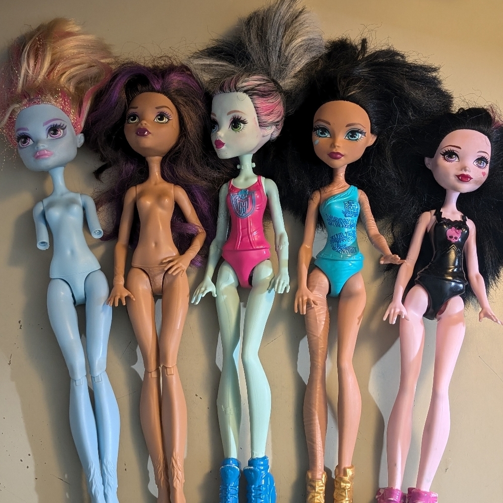 Monster High Dolls G2 And one G1 Abbey For Parts